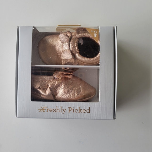 Freshly Picked Mini Soles - Picture 1 of 5